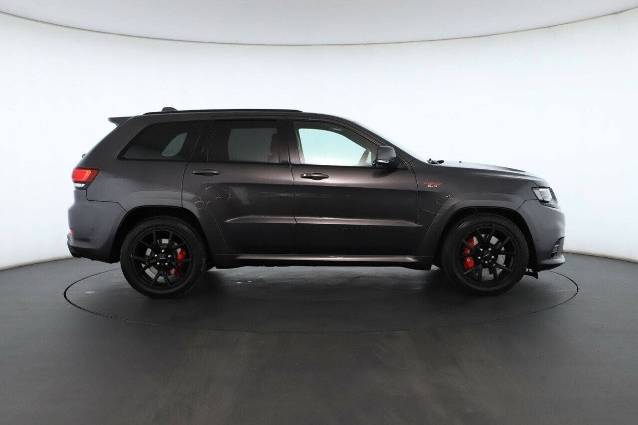 Jeep Grand Cherokee image 2