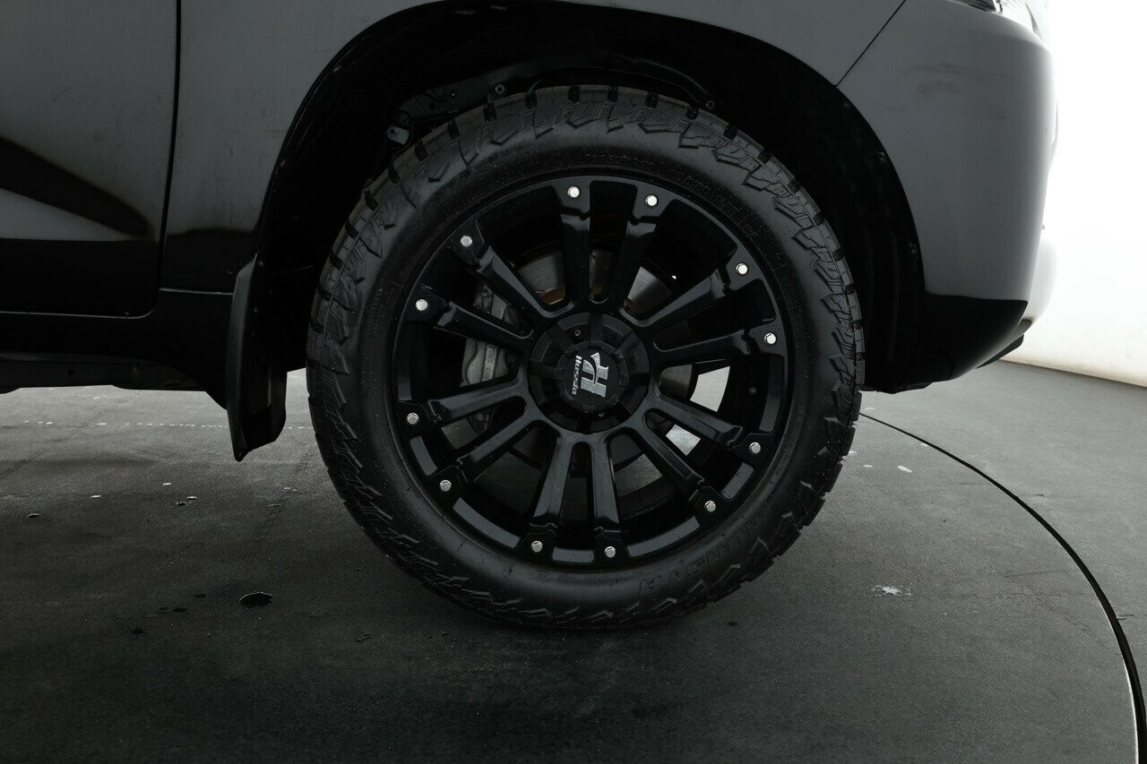 Toyota Landcruiser image 3