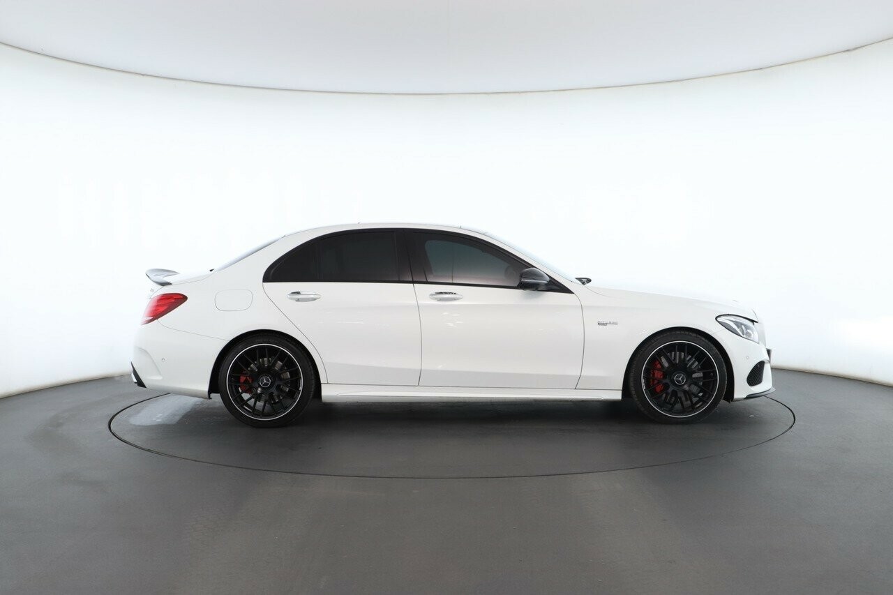Mercedes Benz C-class image 2