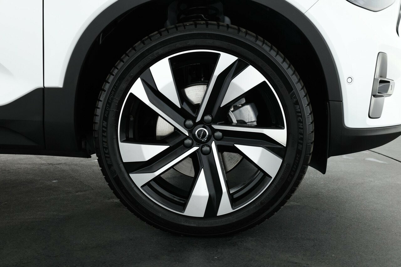 Volvo Xc40 image 3