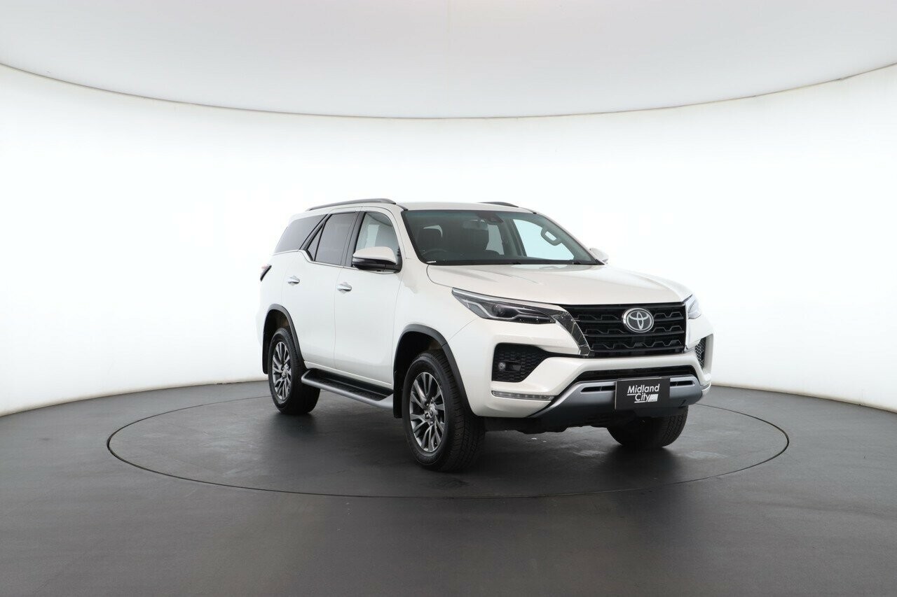 Toyota Fortuner image 4