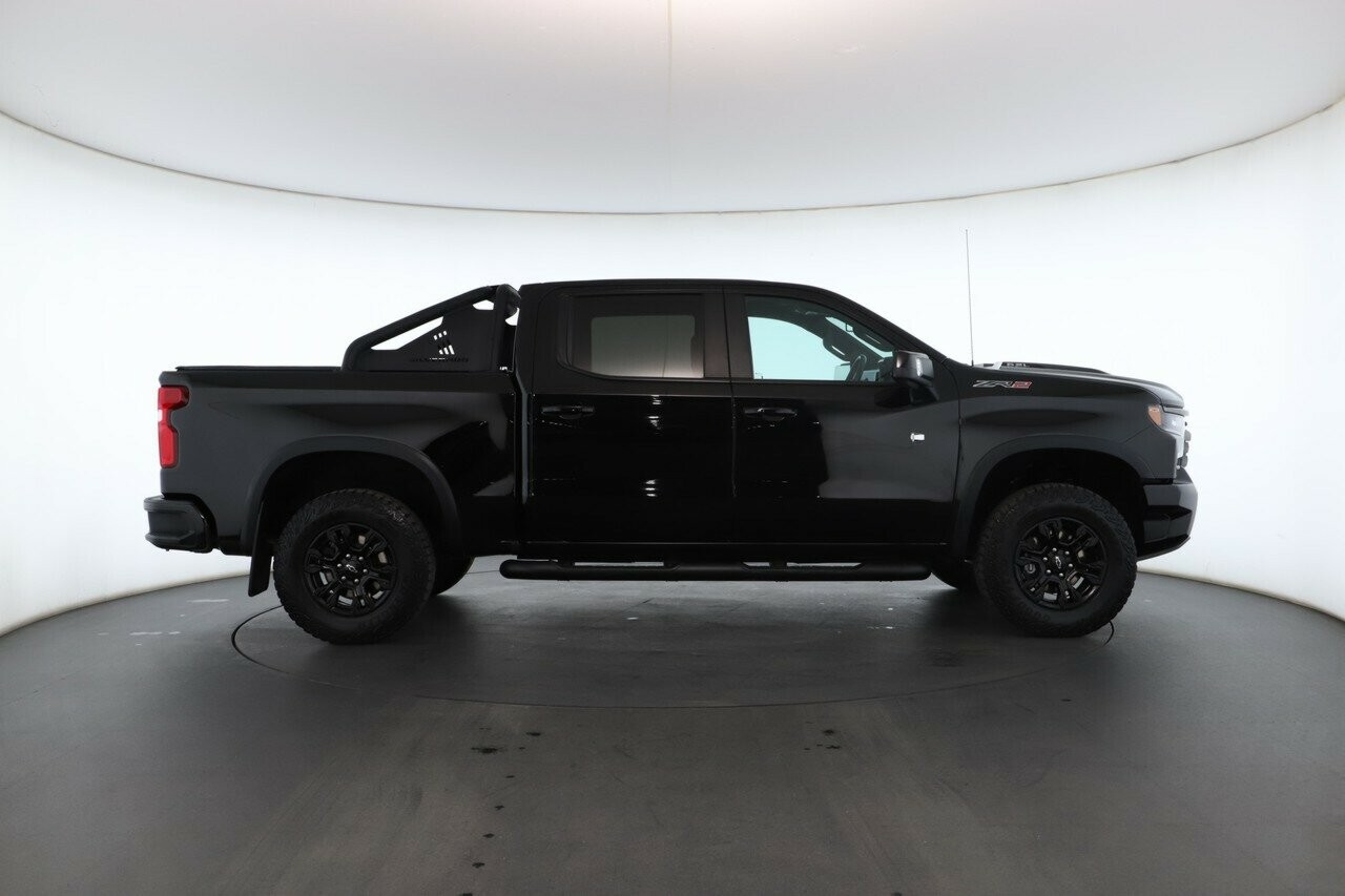Chevrolet Silverado image 2