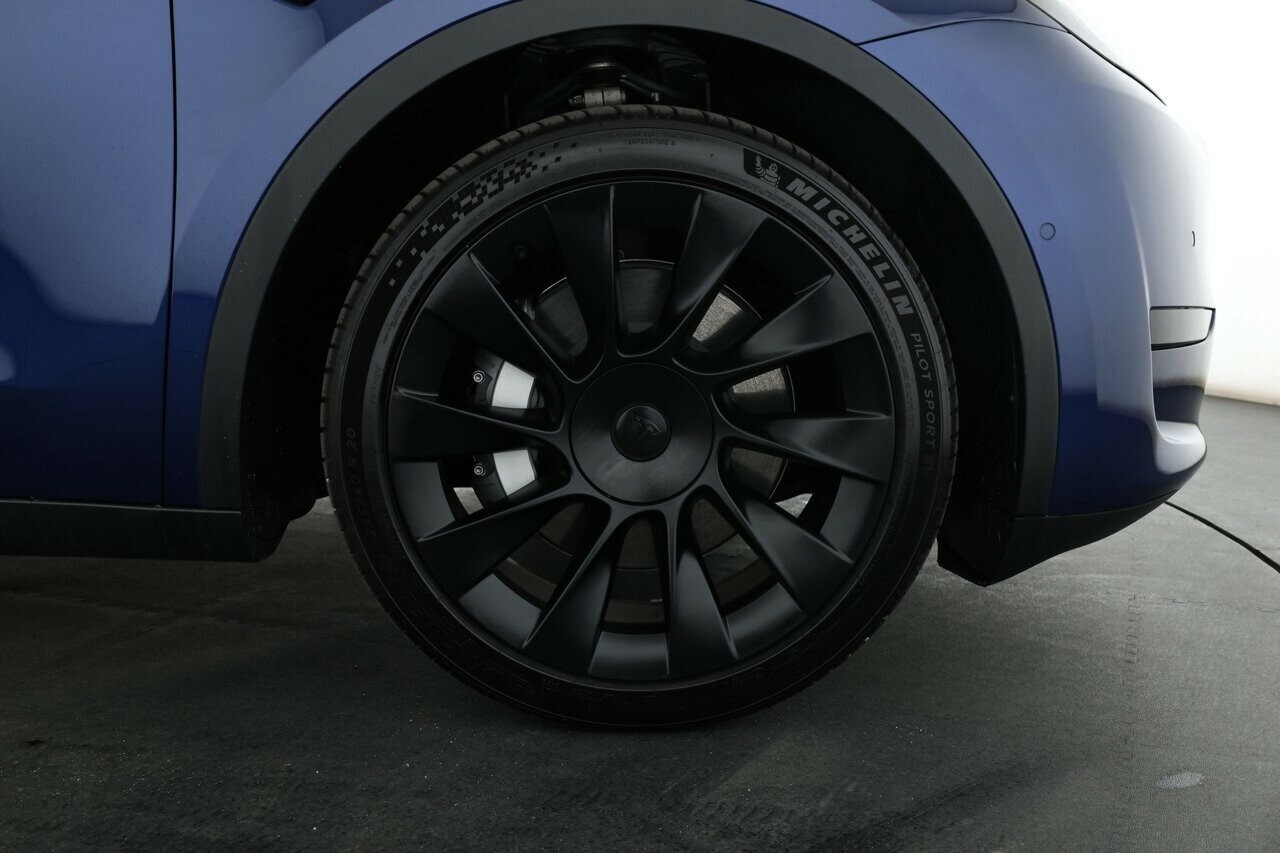Tesla Model Y image 2
