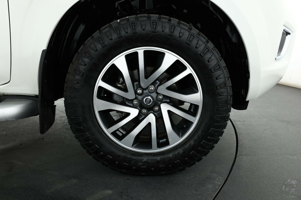 Nissan Navara image 3