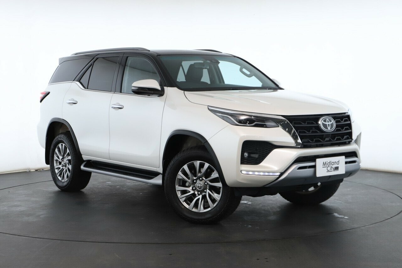 Toyota Fortuner image 1