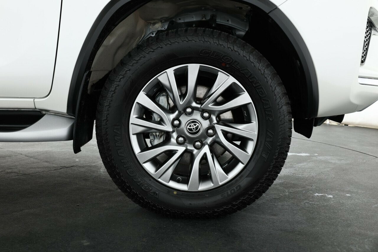 Toyota Fortuner image 3