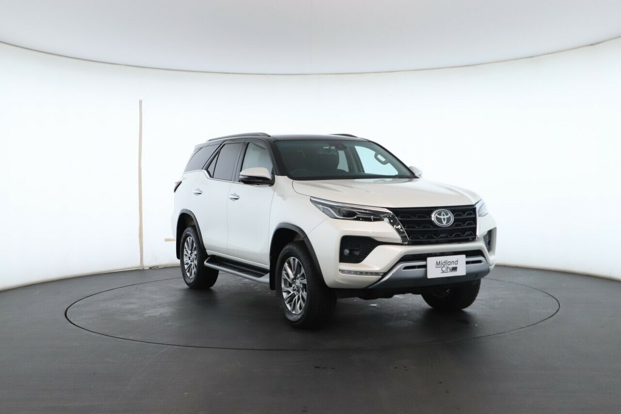 Toyota Fortuner image 4