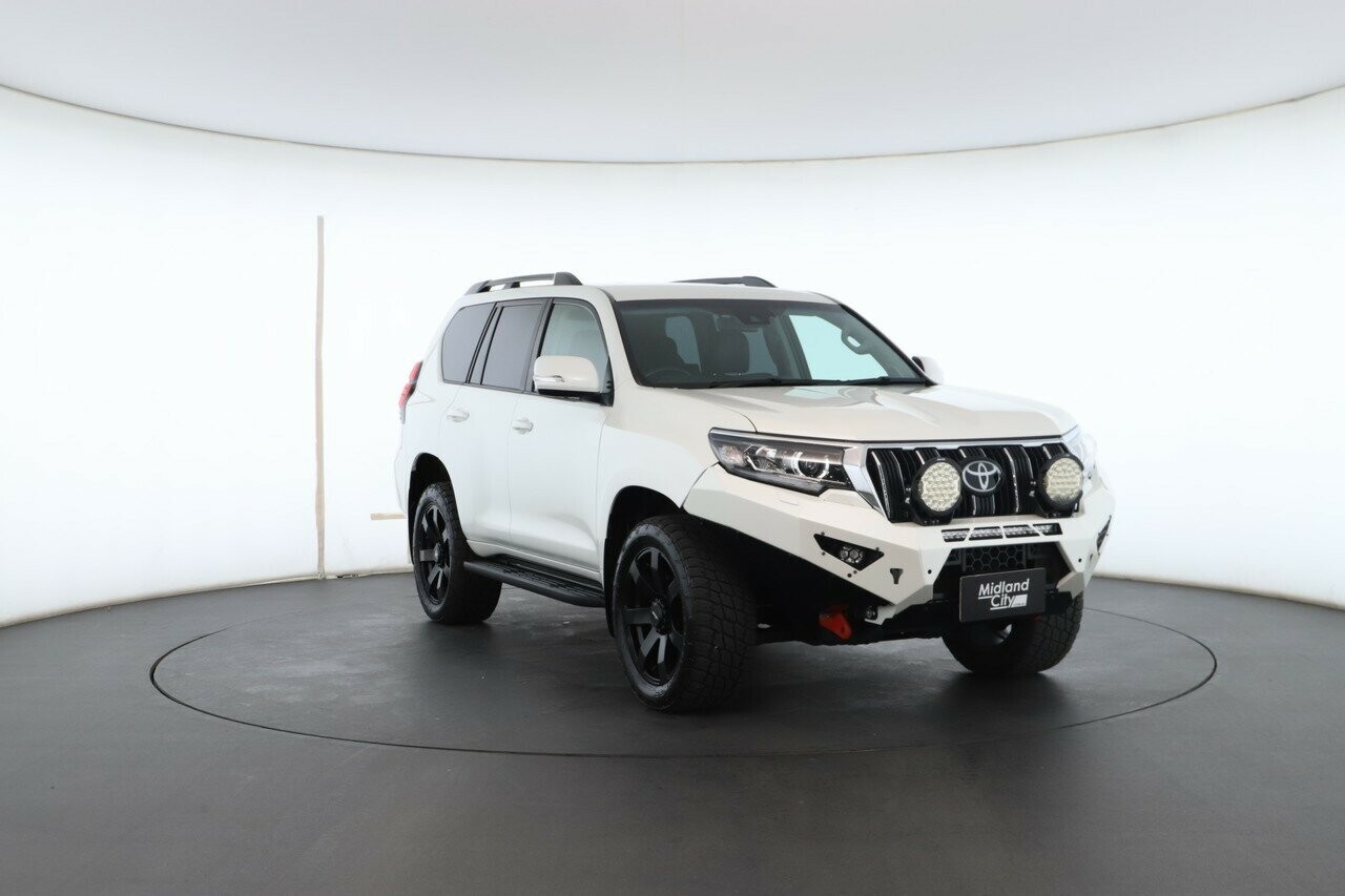 Toyota Landcruiser Prado image 4