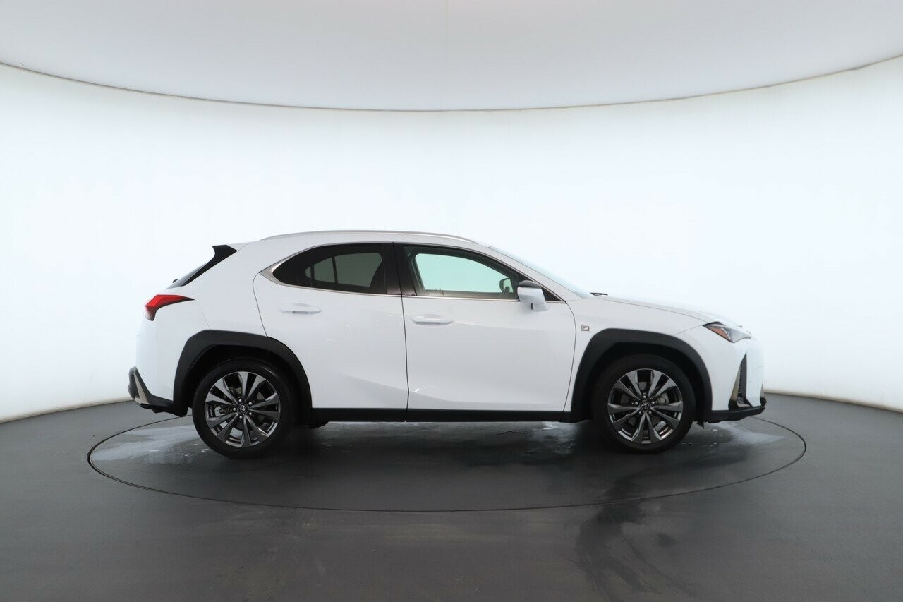 Lexus Ux image 3