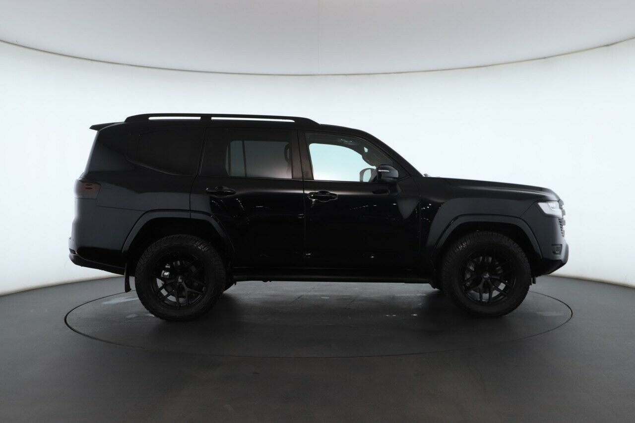 Toyota Landcruiser image 2