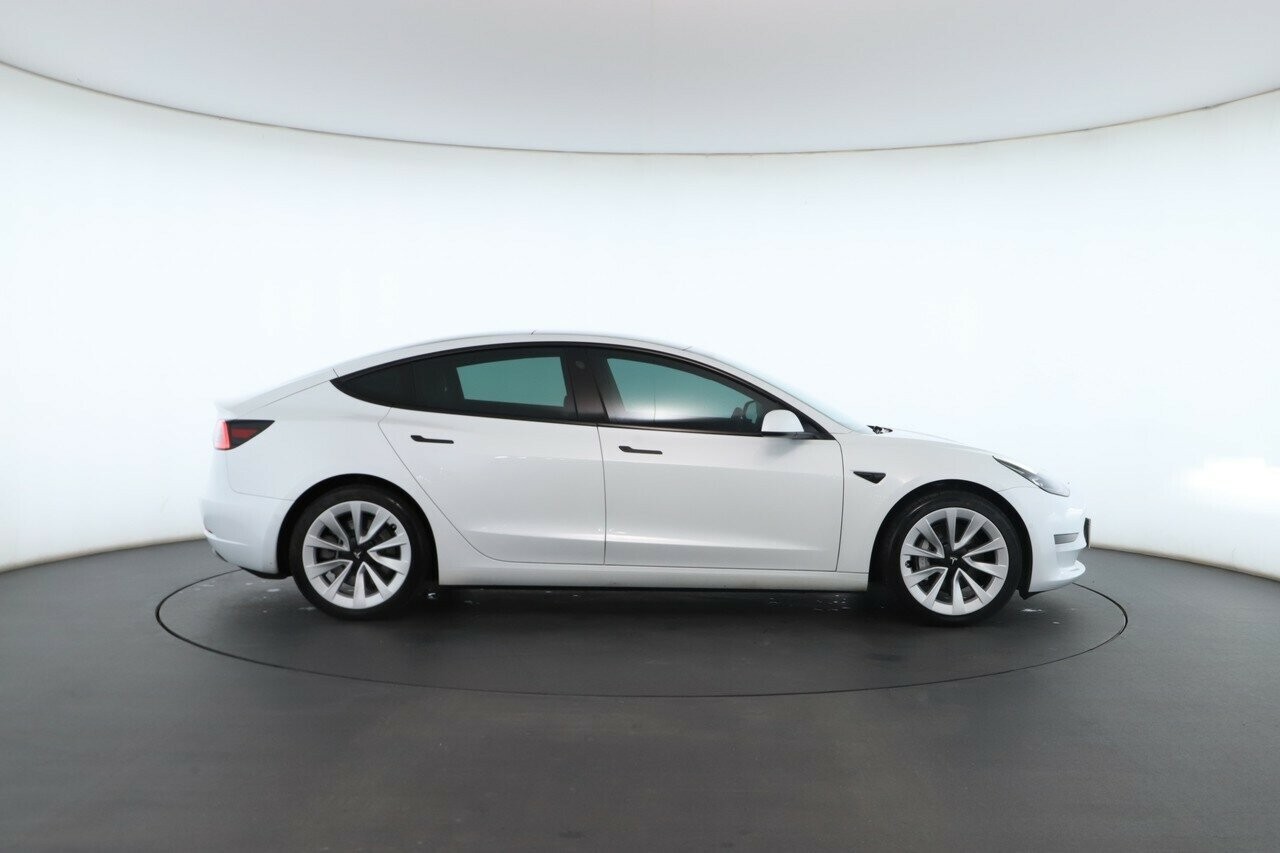 Tesla Model 3 image 2