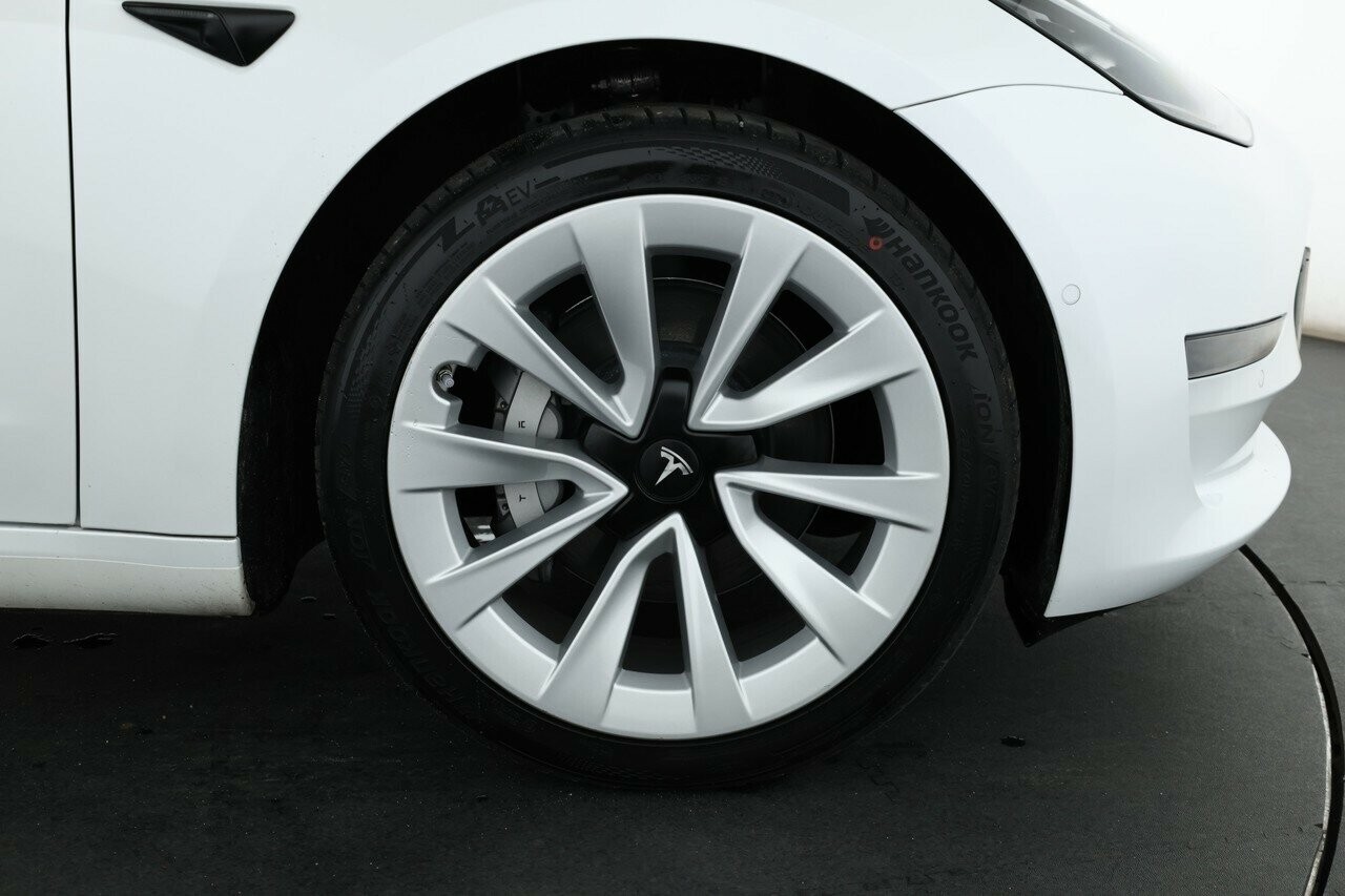 Tesla Model 3 image 3