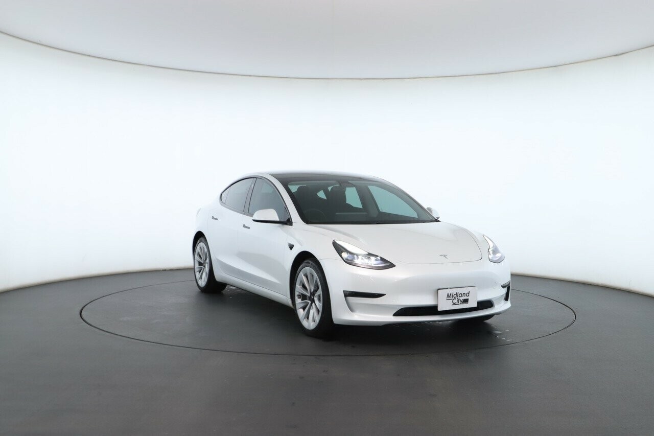 Tesla Model 3 image 4