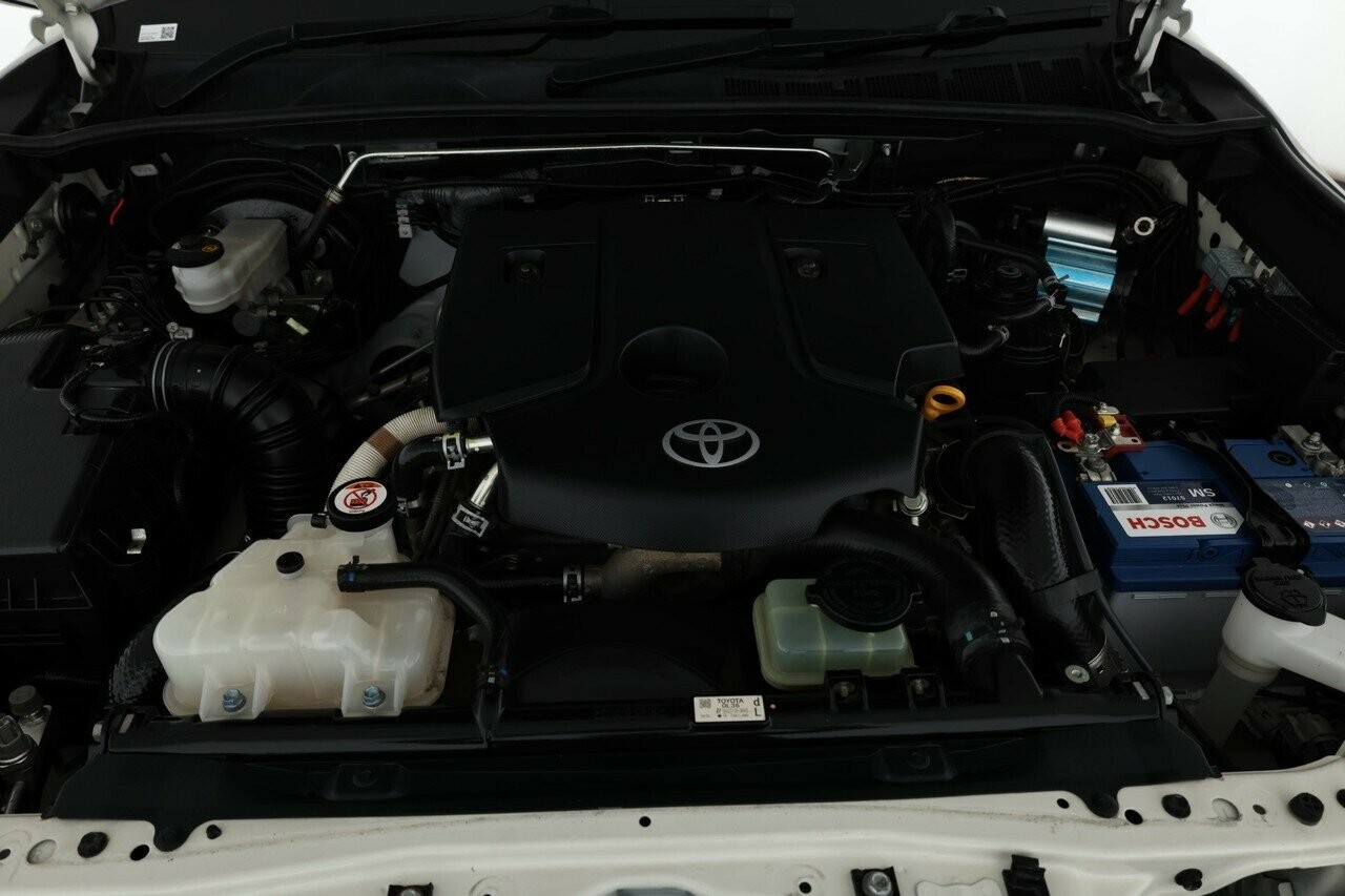 Toyota Hilux image 3