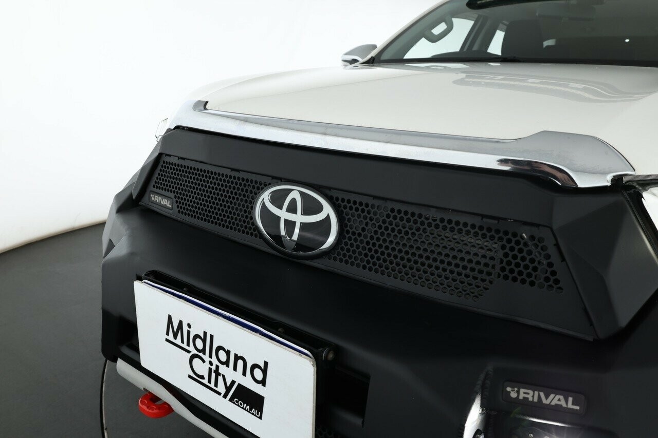 Toyota Hilux image 4