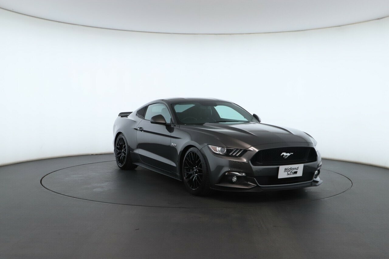 Ford Mustang image 4