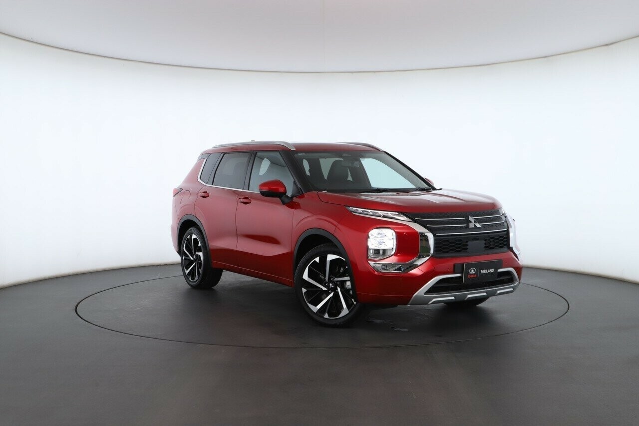 Mitsubishi Outlander image 1