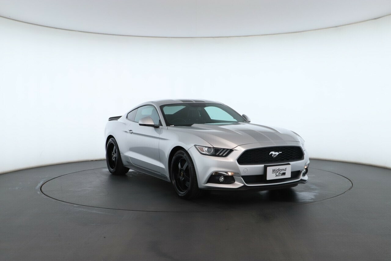 Ford Mustang image 4