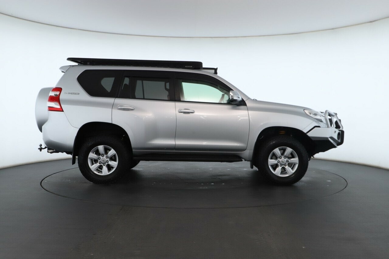 Toyota Landcruiser Prado image 2