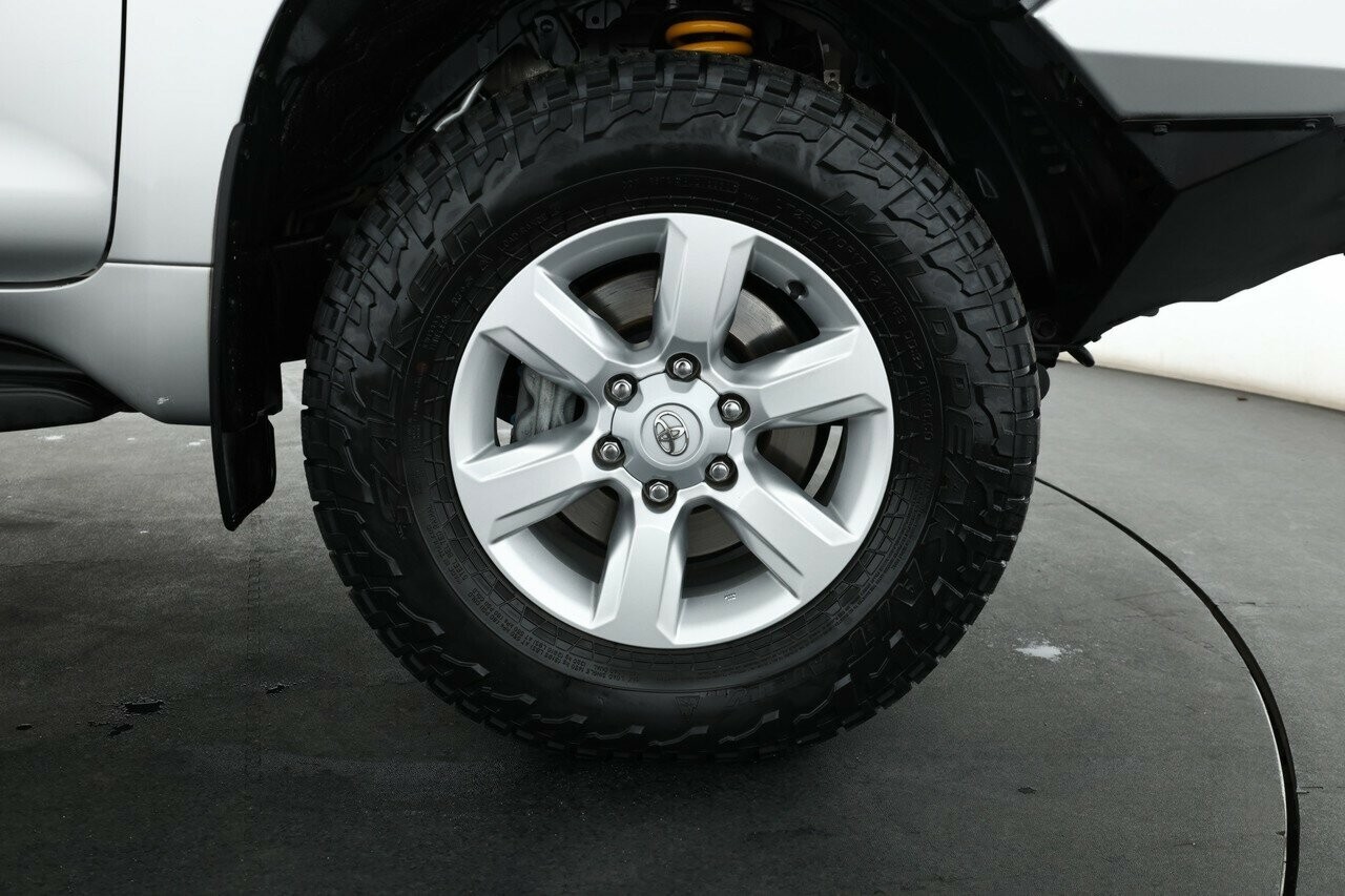 Toyota Landcruiser Prado image 3