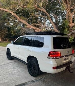 Toyota Landcruiser image 2