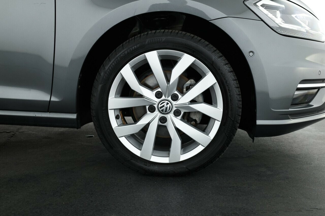 Volkswagen Golf image 3