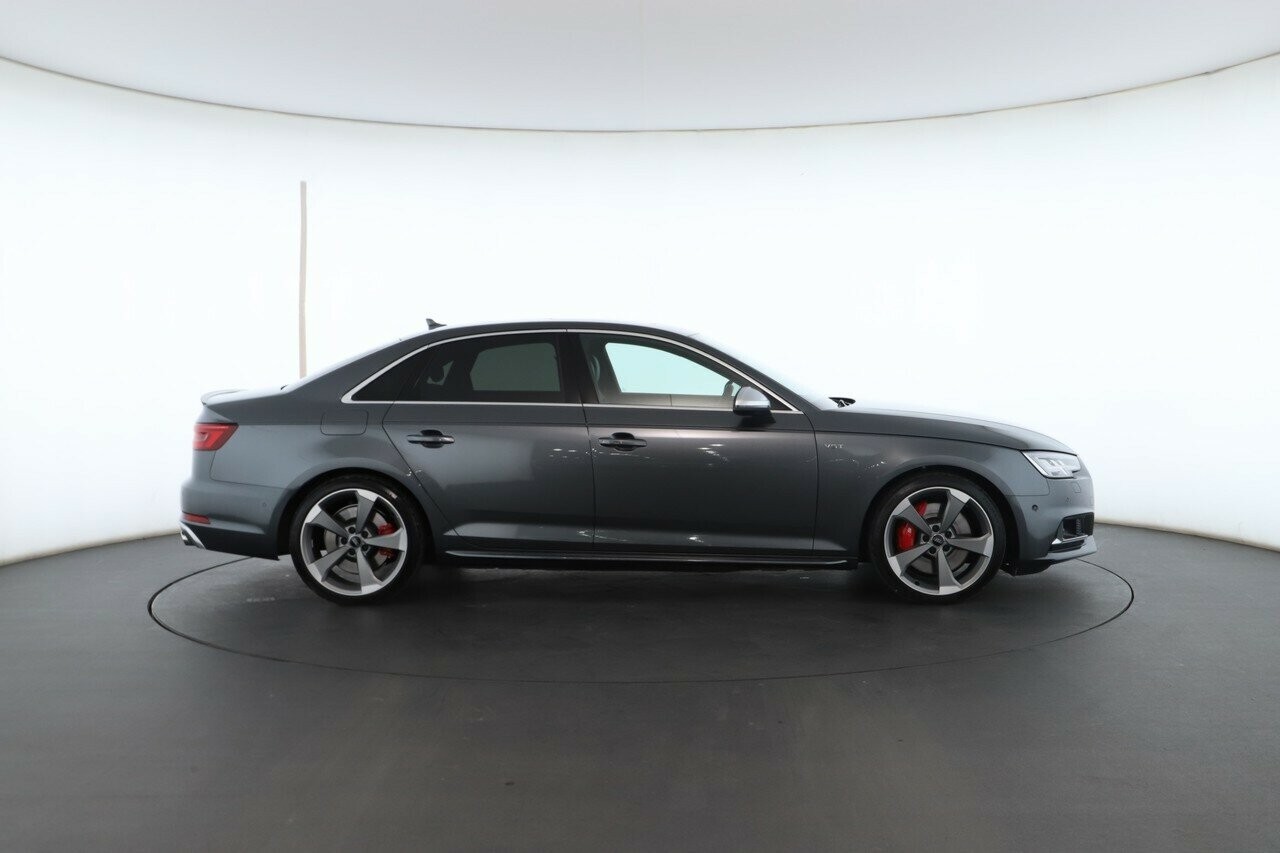 Audi S4 image 3