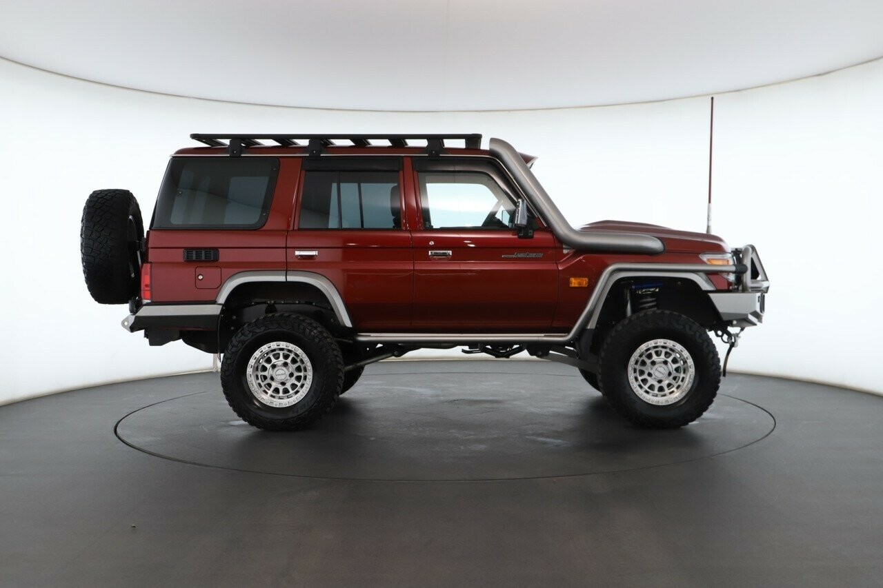 Toyota Landcruiser image 2