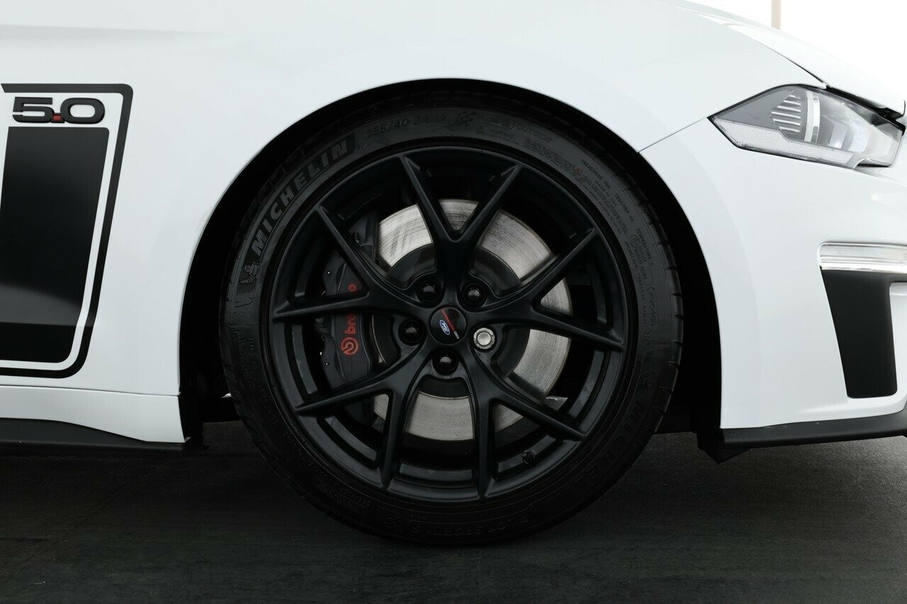Ford Mustang image 3