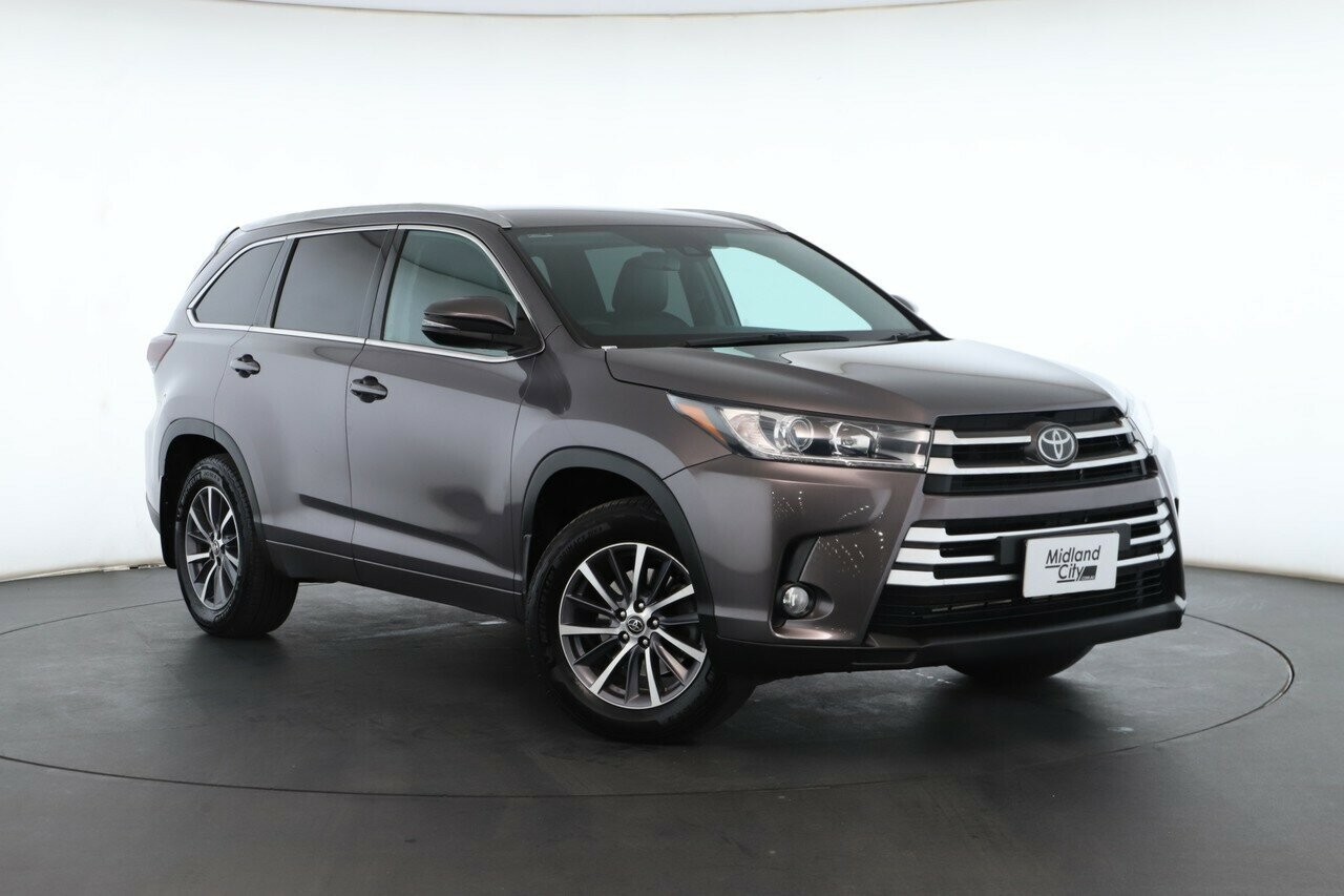 Toyota Kluger image 1