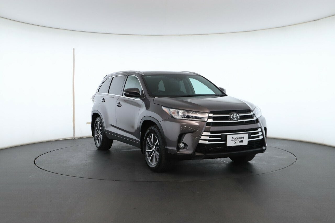 Toyota Kluger image 4