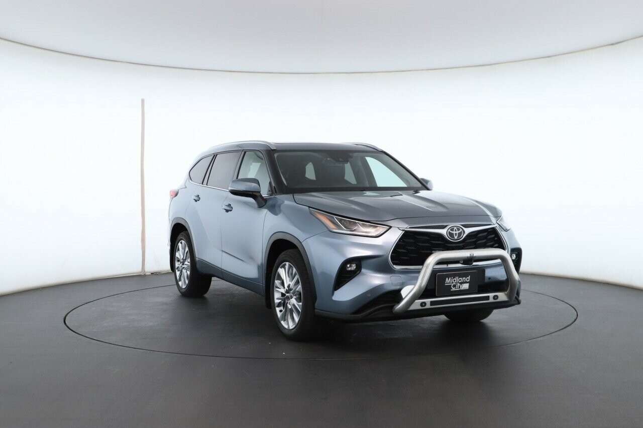 Toyota Kluger image 4