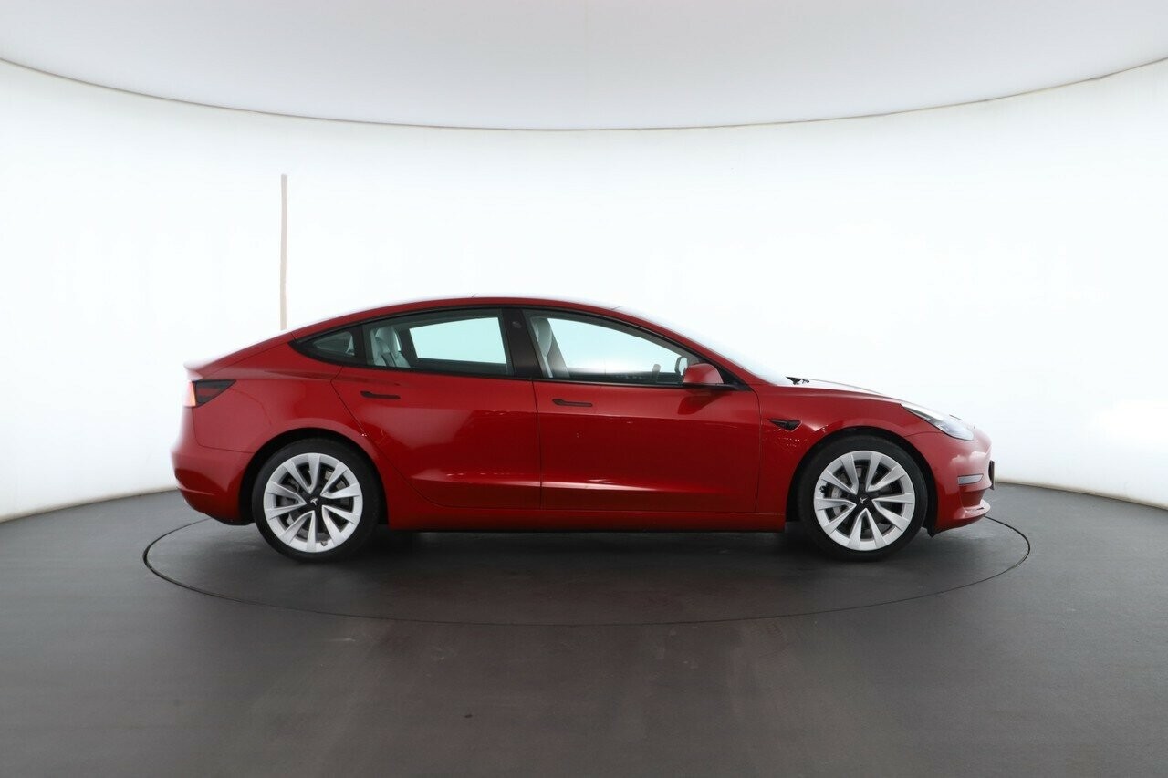 Tesla Model 3 image 2