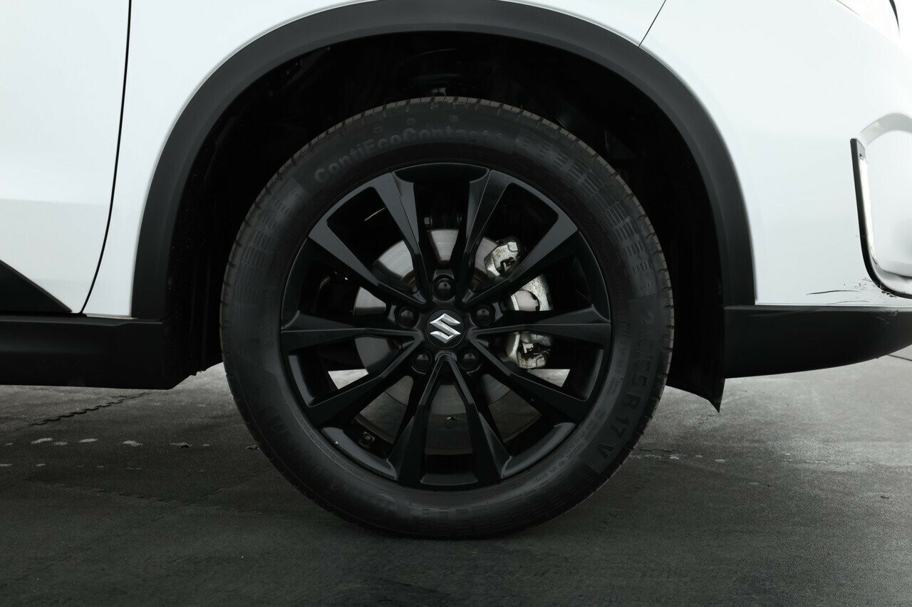 Suzuki Vitara image 3