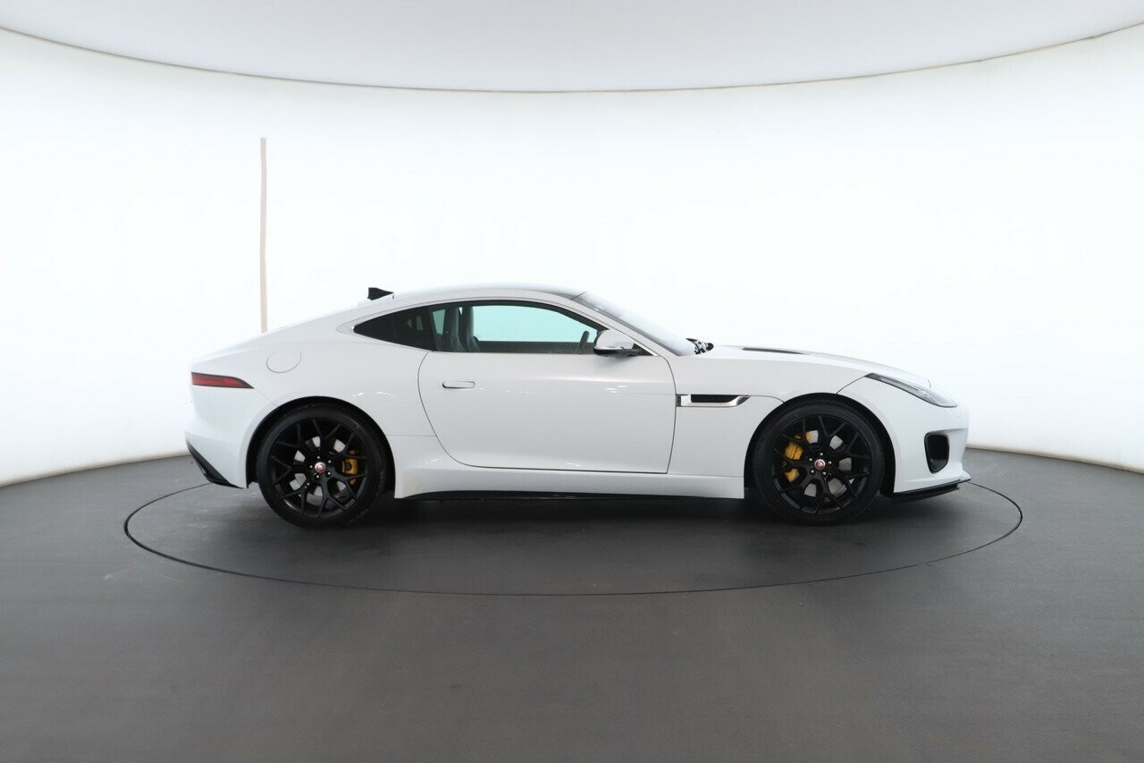 Jaguar F-type image 2