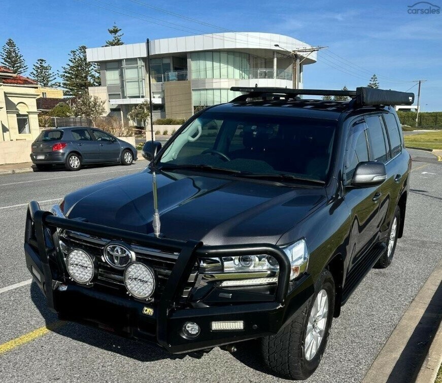 Toyota Landcruiser image 1