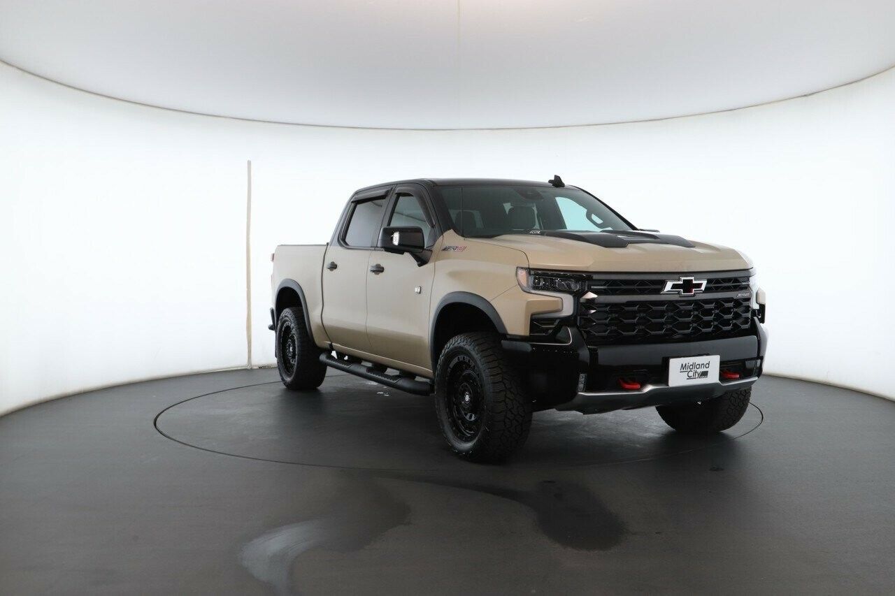 Chevrolet Silverado image 4