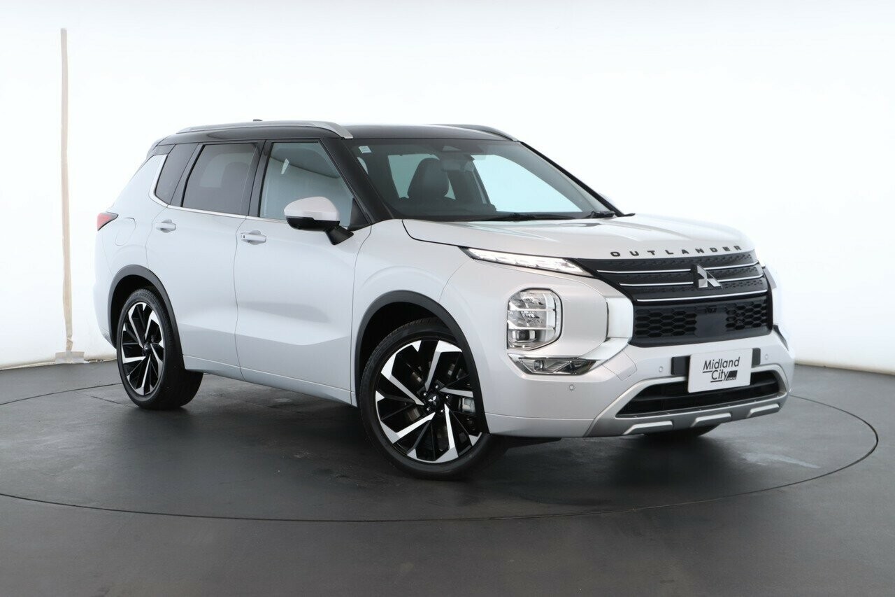 Mitsubishi Outlander image 1