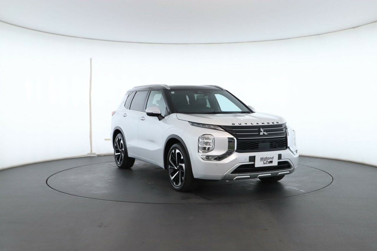 Mitsubishi Outlander image 3