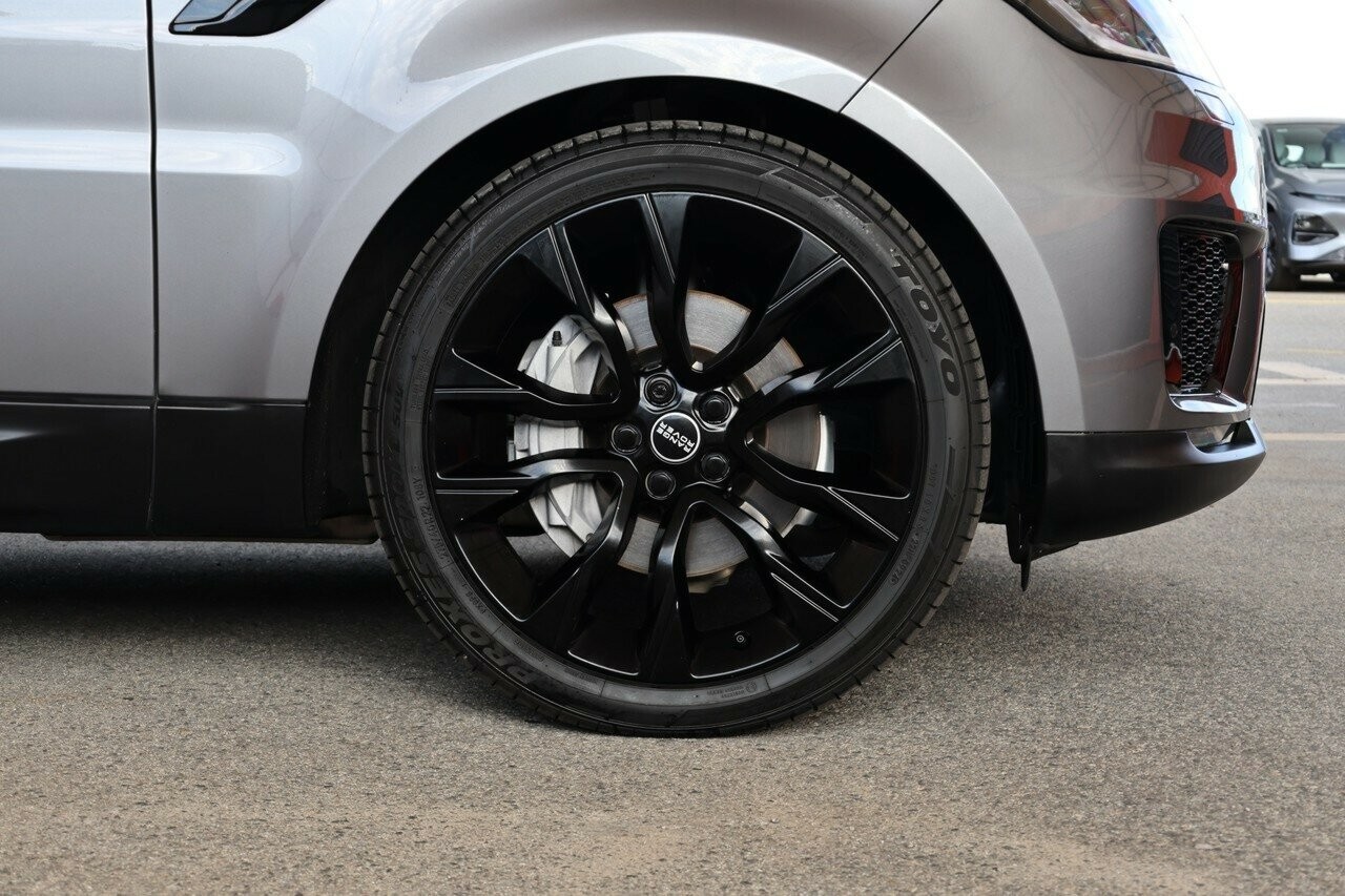 Land Rover Range Rover Sport image 2