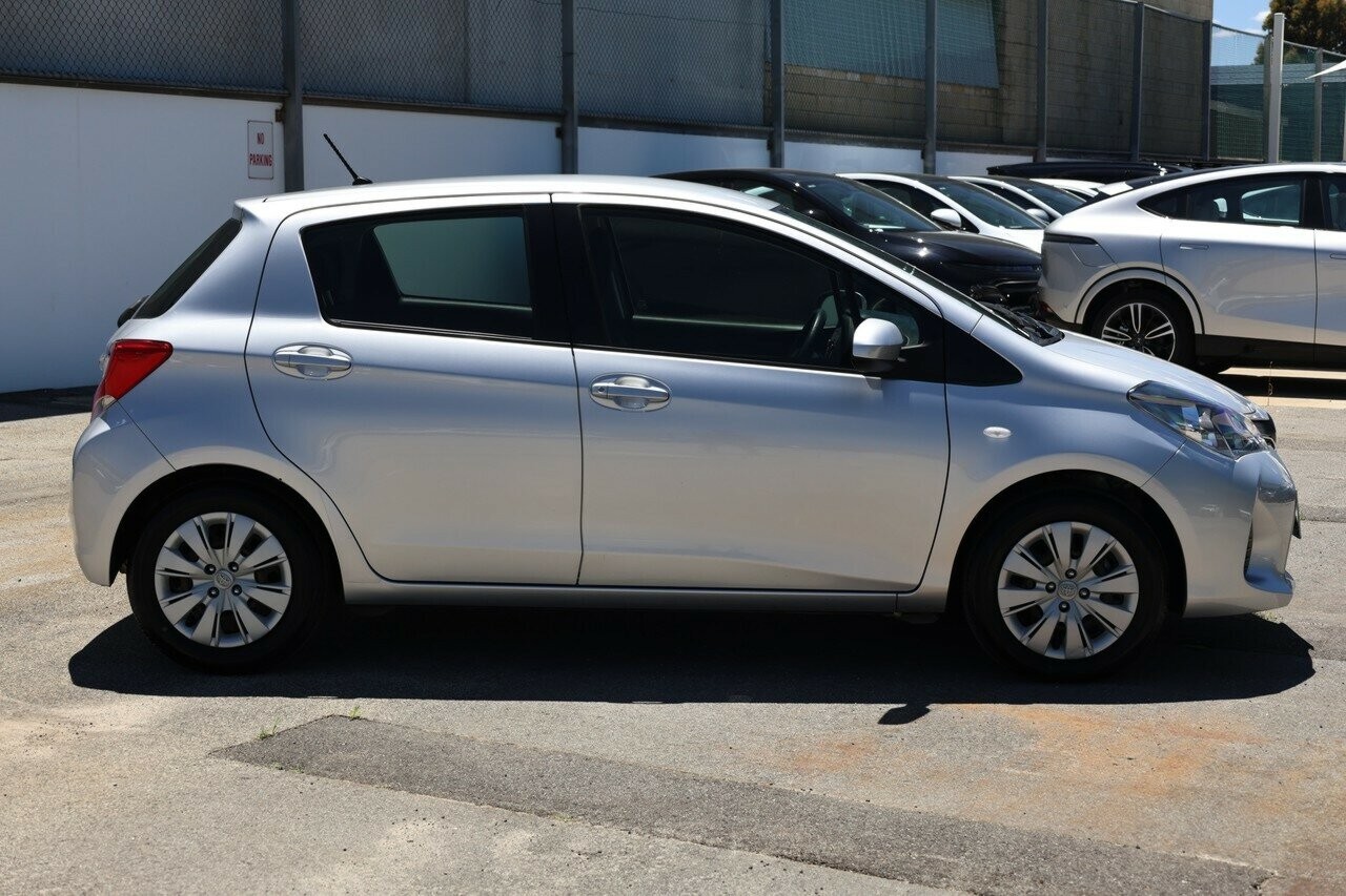 Toyota Yaris image 3