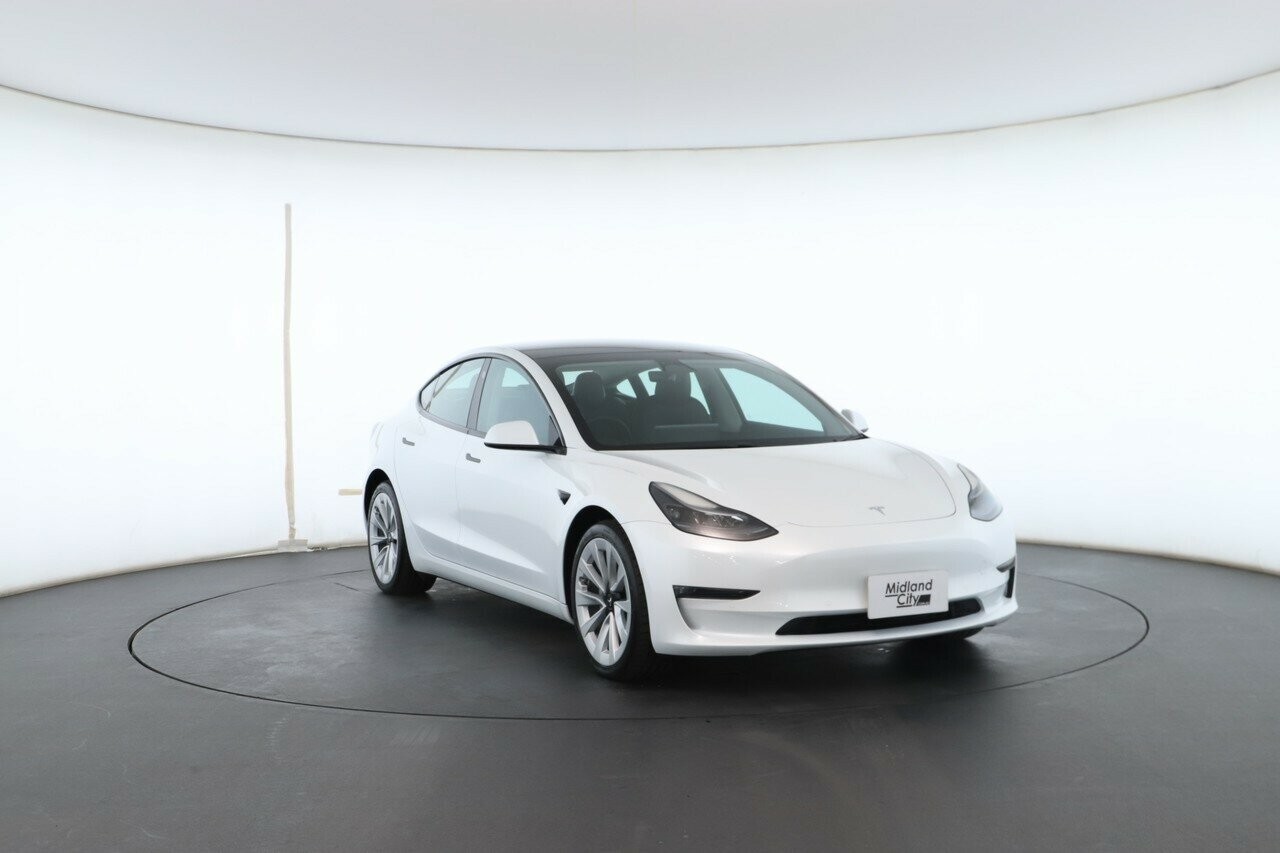 Tesla Model 3 image 4