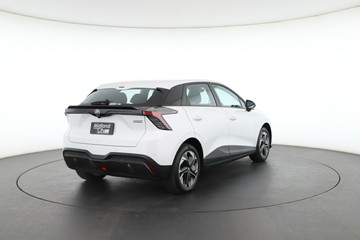 https://vehicle-cdn.autoleague.cloud/30353_61034647_12.jpg