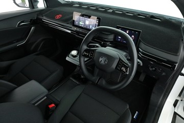 https://vehicle-cdn.autoleague.cloud/30353_61034647_16.jpg
