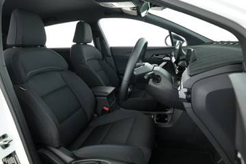 https://vehicle-cdn.autoleague.cloud/30353_61034647_17.jpg