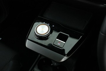 https://vehicle-cdn.autoleague.cloud/30353_61034647_19.jpg