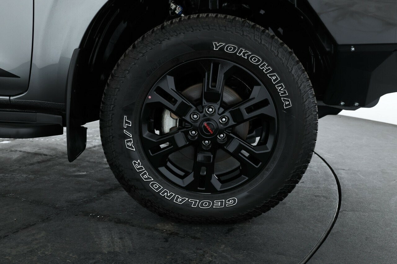 Nissan Navara image 2