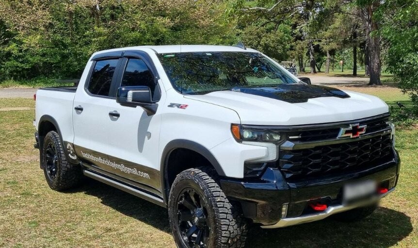 Chevrolet Silverado image 1