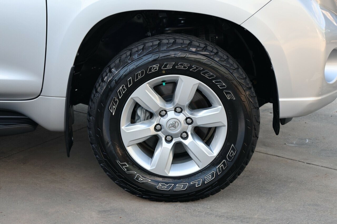 Toyota Landcruiser Prado image 3