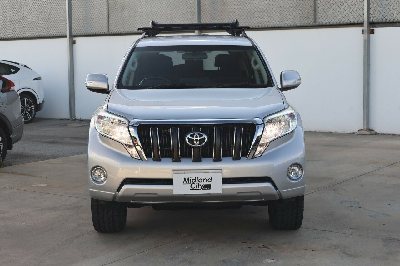 Toyota Landcruiser Prado image 4